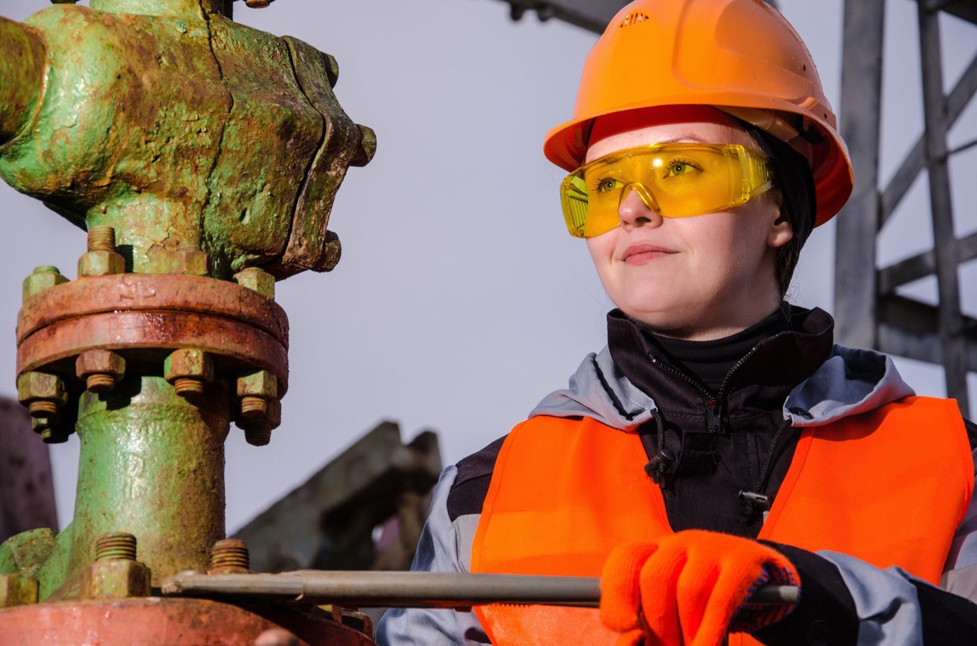 Operator at a wellhead